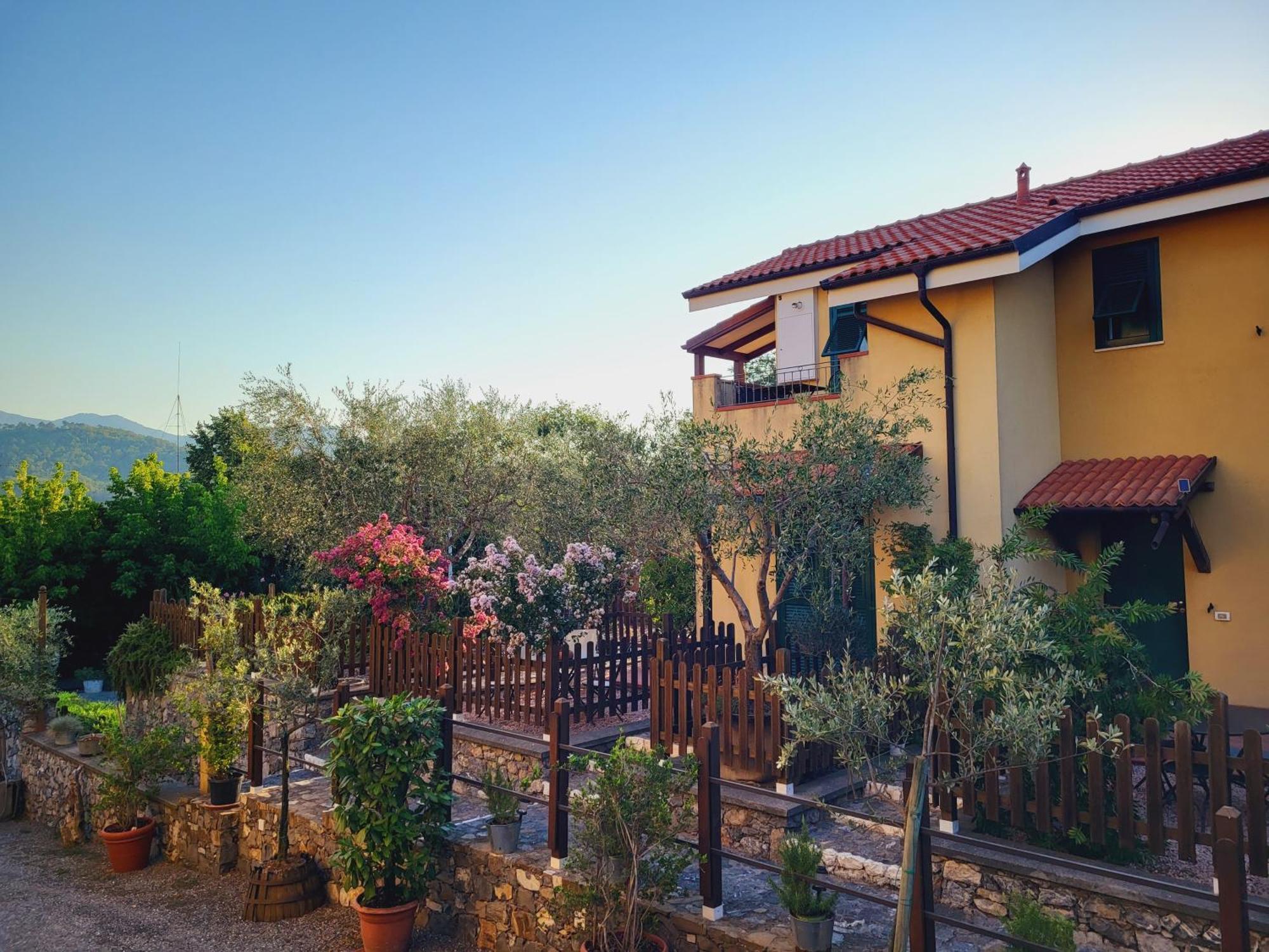 Salvia E Rosmarino - Affittacamere In Liguria Villanova d'Albenga Exteriör bild